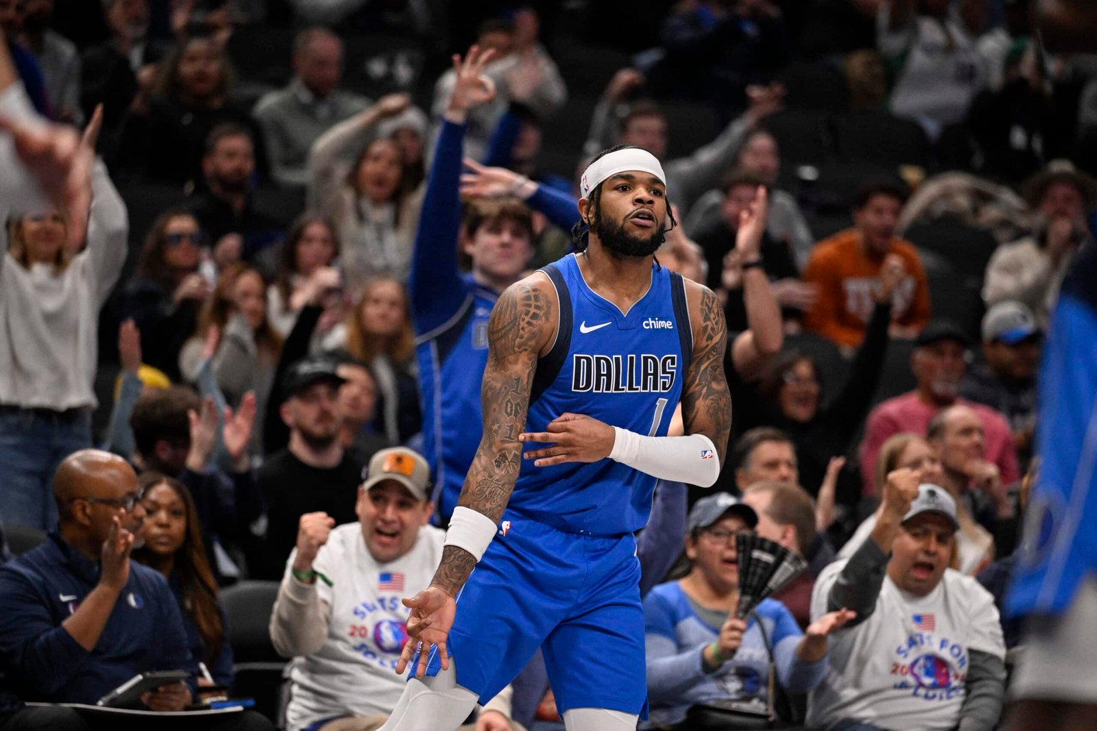 Closing 18-2 burst vaults Mavericks over Trail Blazers