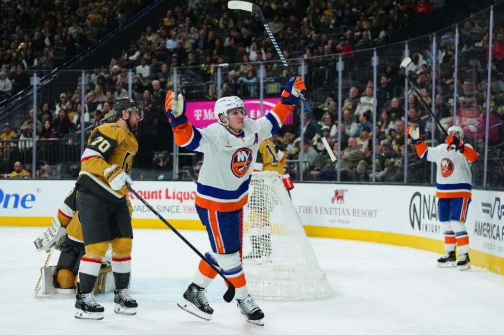 Islanders roll to statement win over Golden Knights